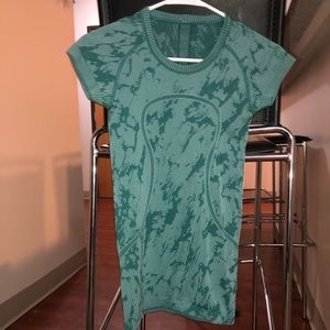 Lululemon short sleeve size 2- (geenish blue)